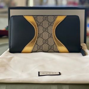 New in box Gucci Osiride GG Supreme Wallet